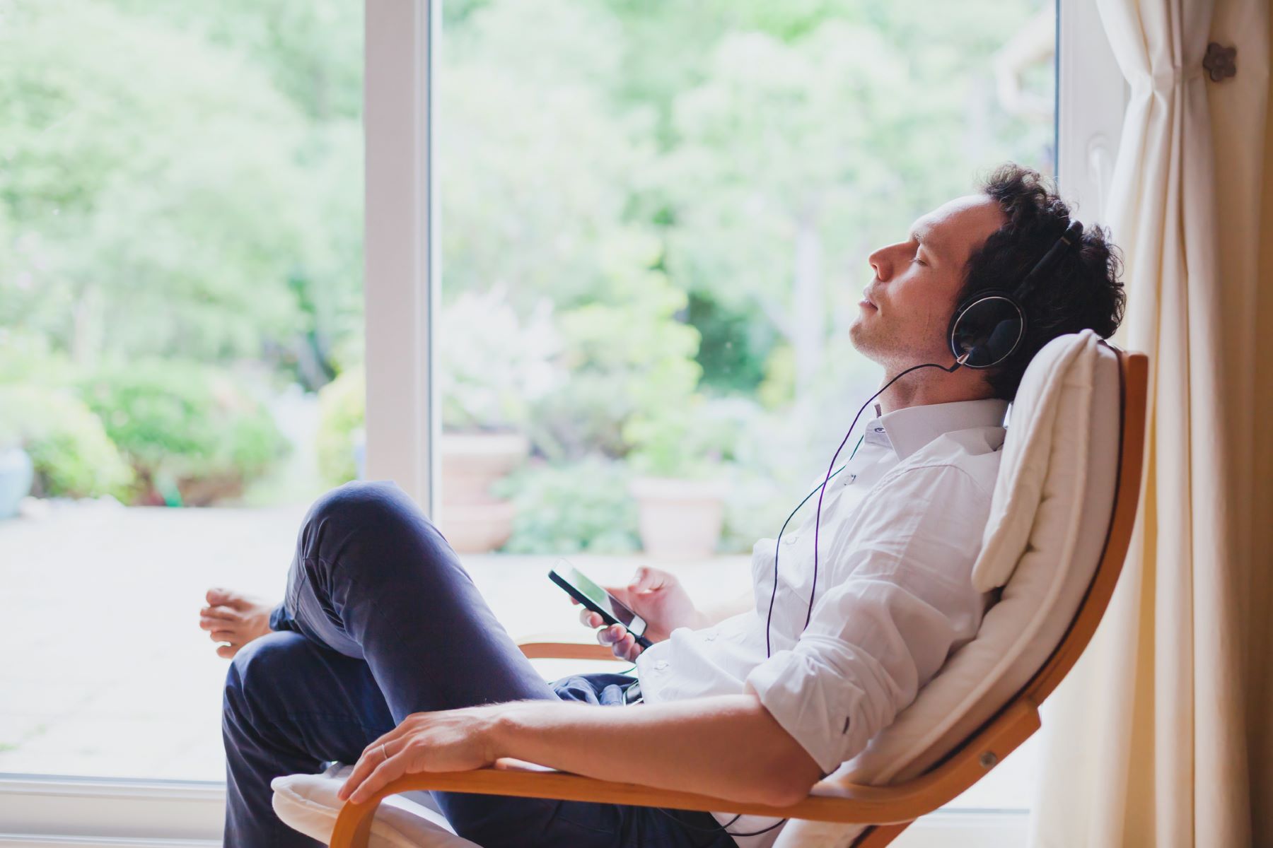 Avoiding potential hair loss from wearing headphones