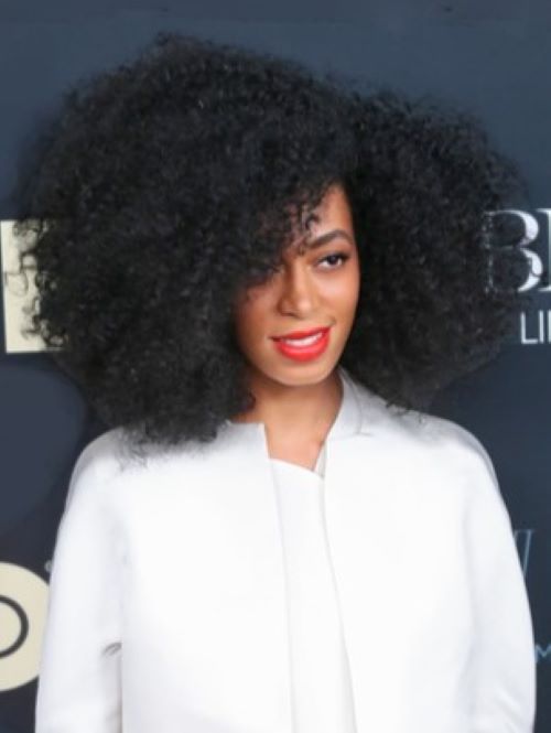 Solange Knowles illustrating type 4A hair