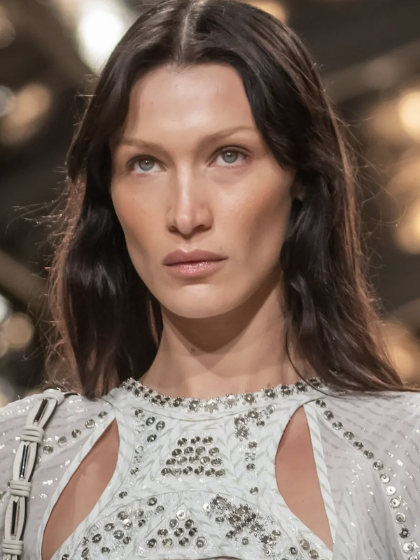 bella hadid ultra thin eyebrows